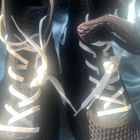 Venum Unisex High-Top Boxing Shoe, Black White, Size 10.5 NWT - Picture 15 of 16